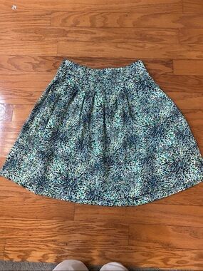 Like new Apostrophe women skirt size 4